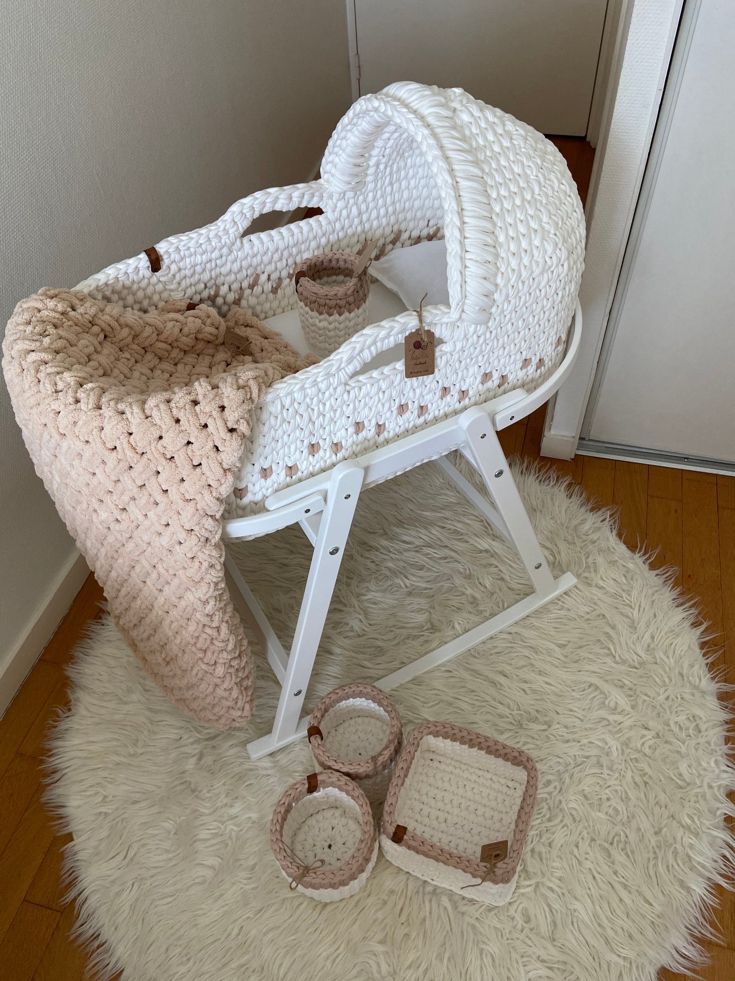 Cradle with hat