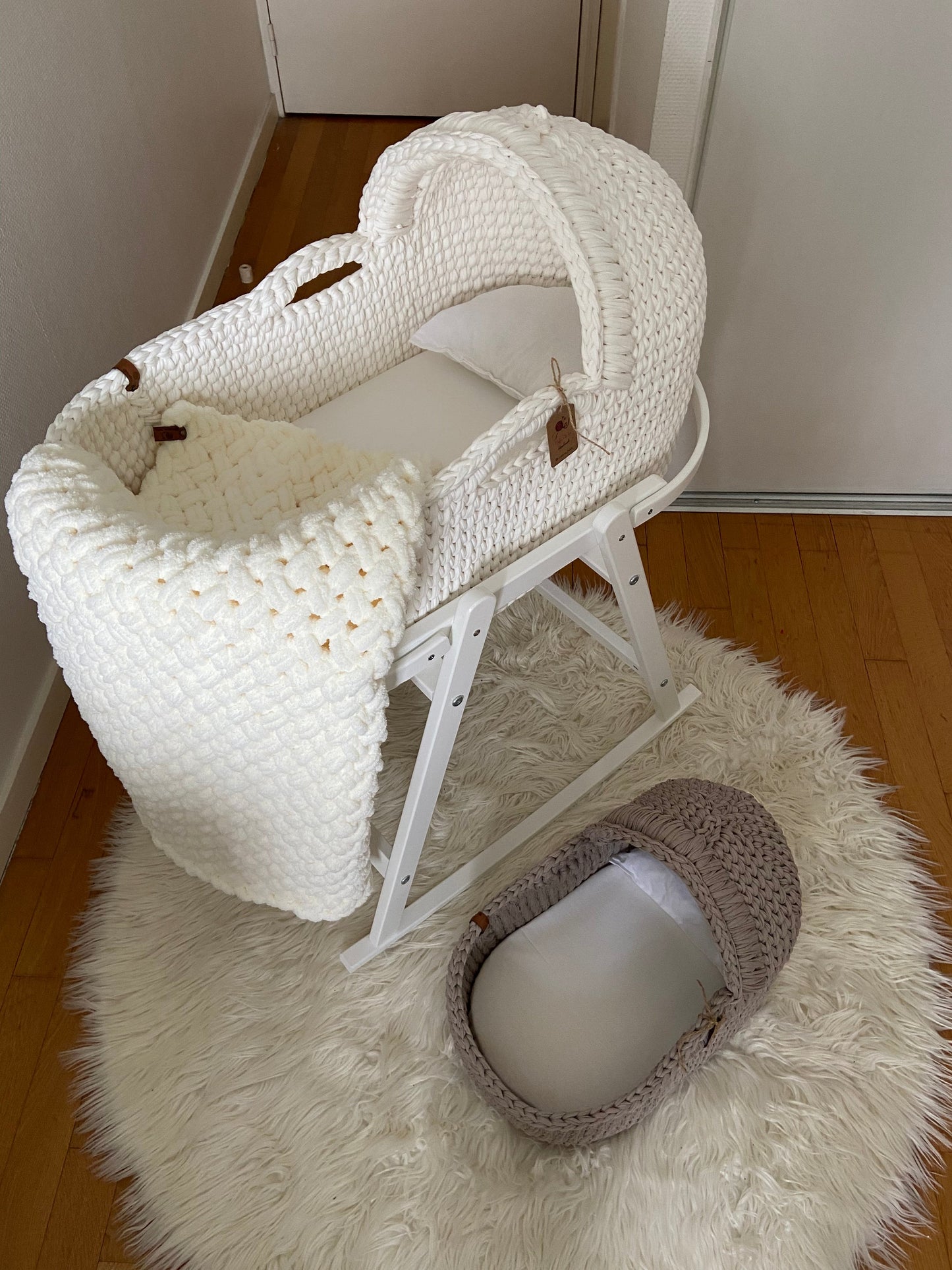 Cradle with hat
