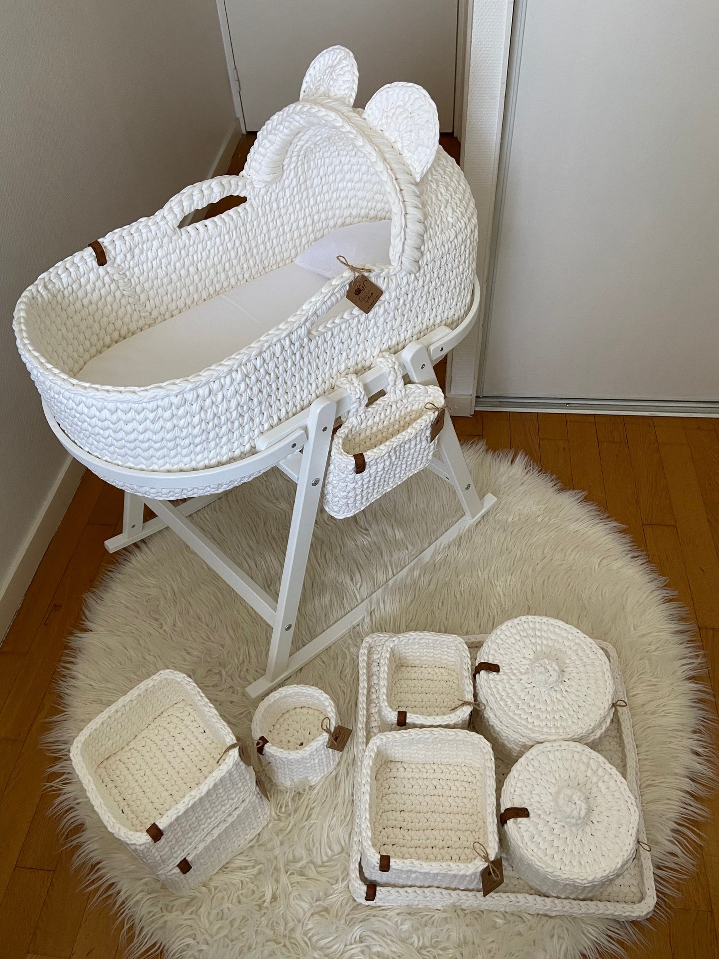 Cradle with hat