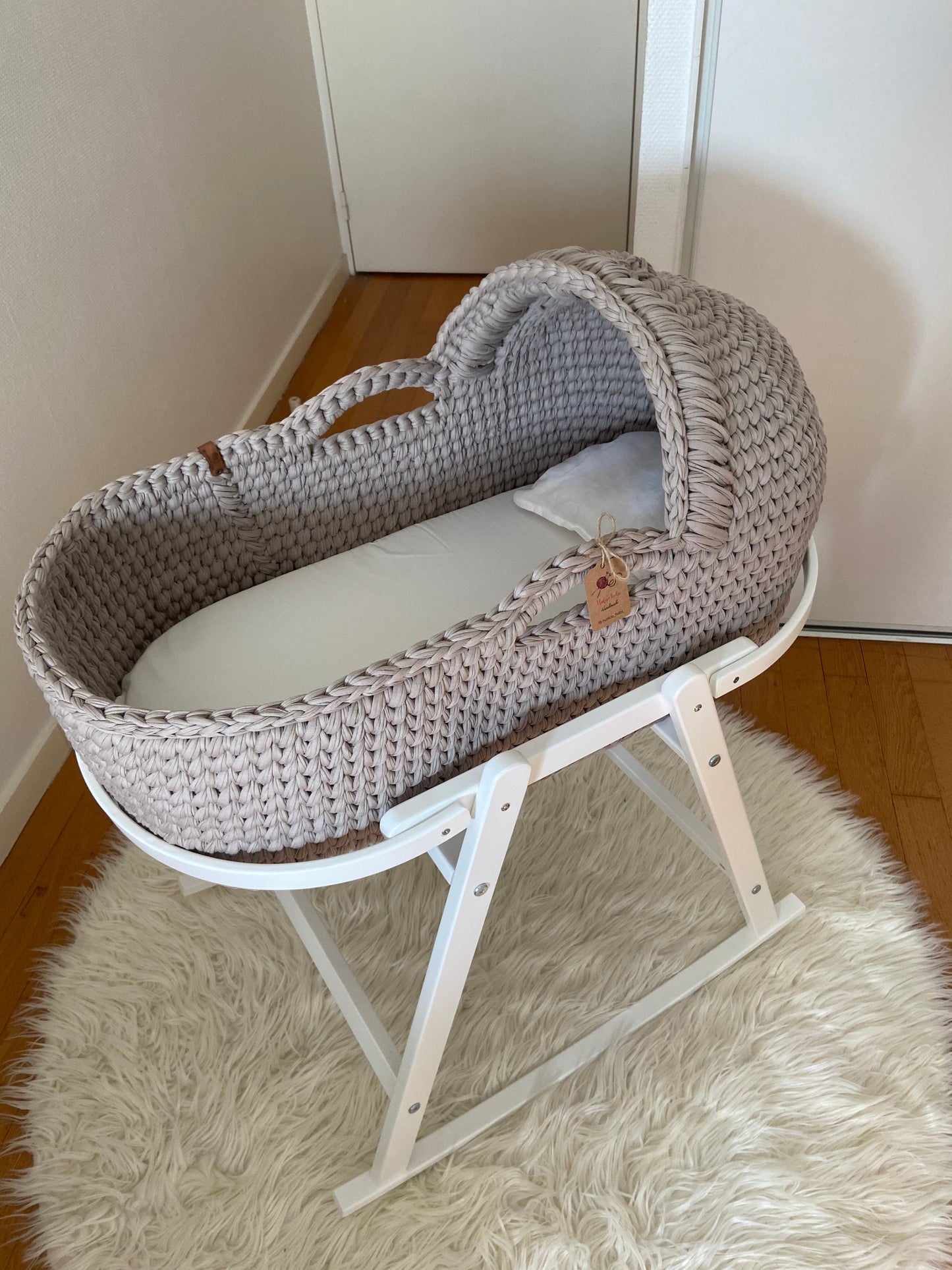 Cradle with hat