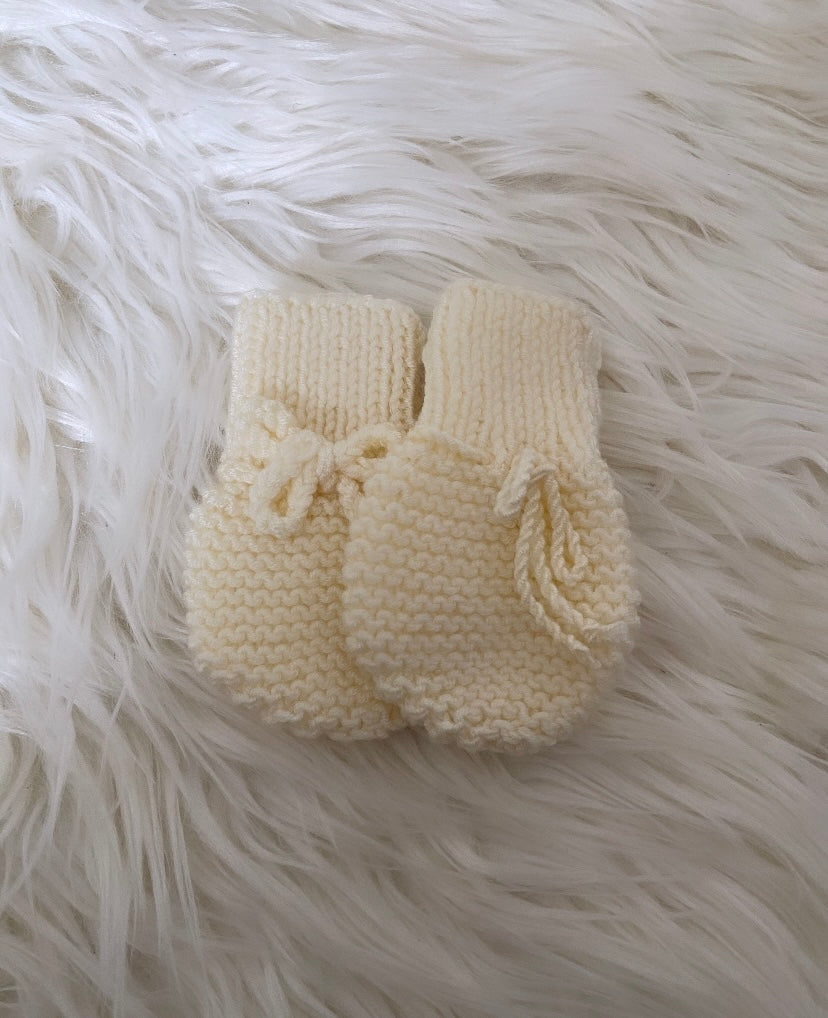 Twisted Gloves