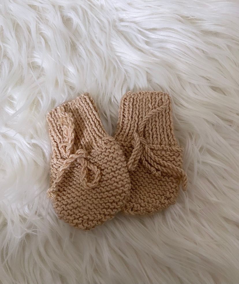 Twisted Gloves