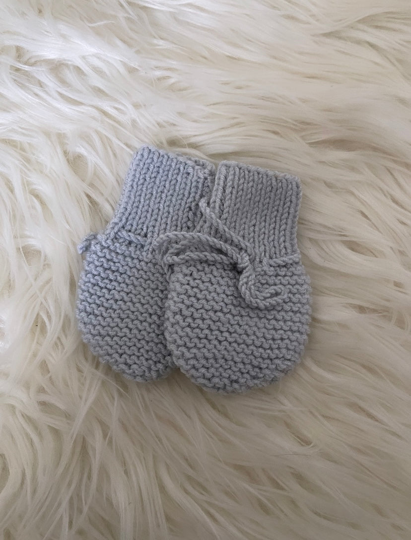 Twisted Gloves