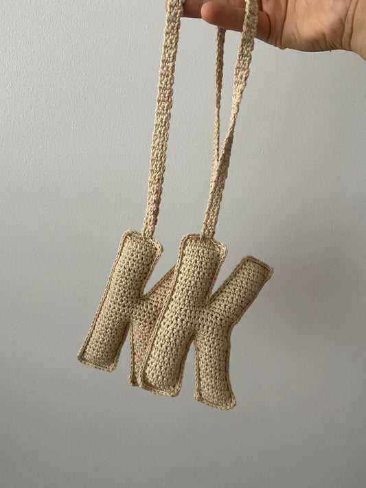 Lettre en crochet