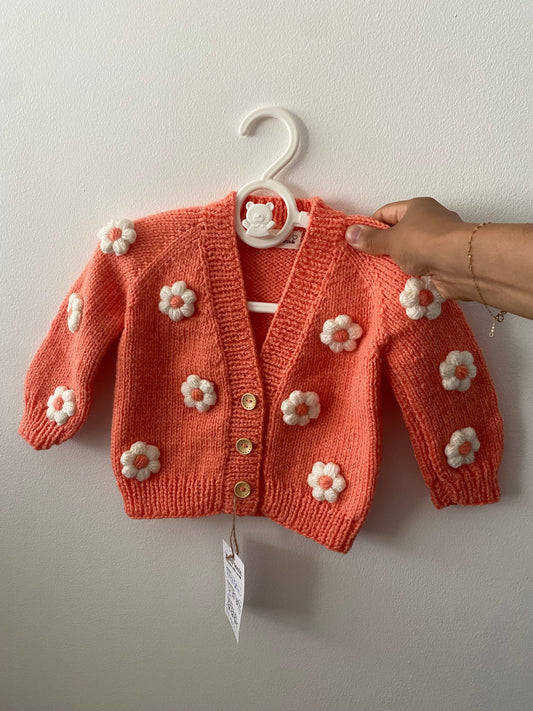 Gilet fleuri corail (prêt à partir) 3-6mois