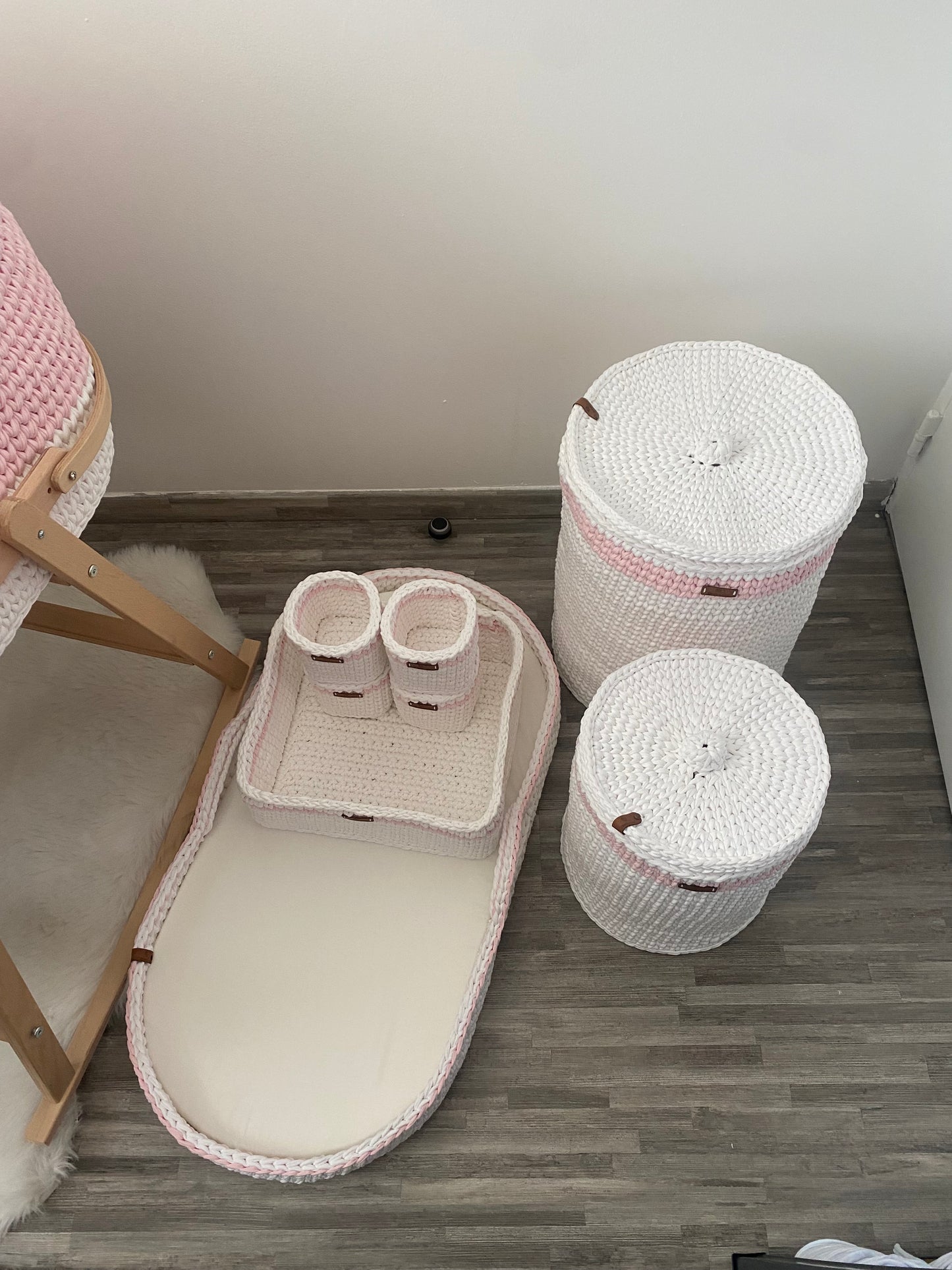 Ensemble berceau + panier à langer + support + panier rangement + couverture