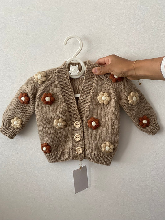 Gilet fleuri beige (prêt à partir) 3-6mois